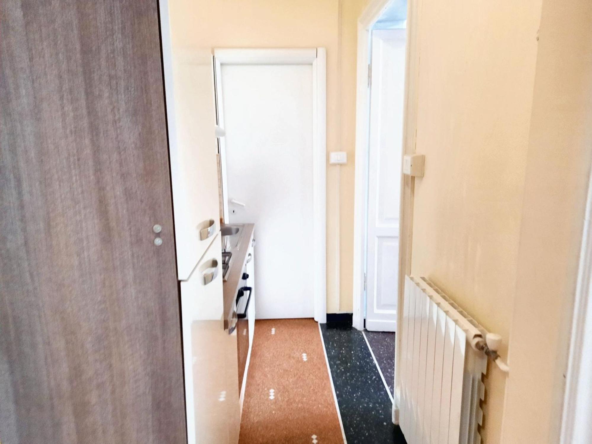 Charming In With Private Parking, 70 Sqm Apartment Genua