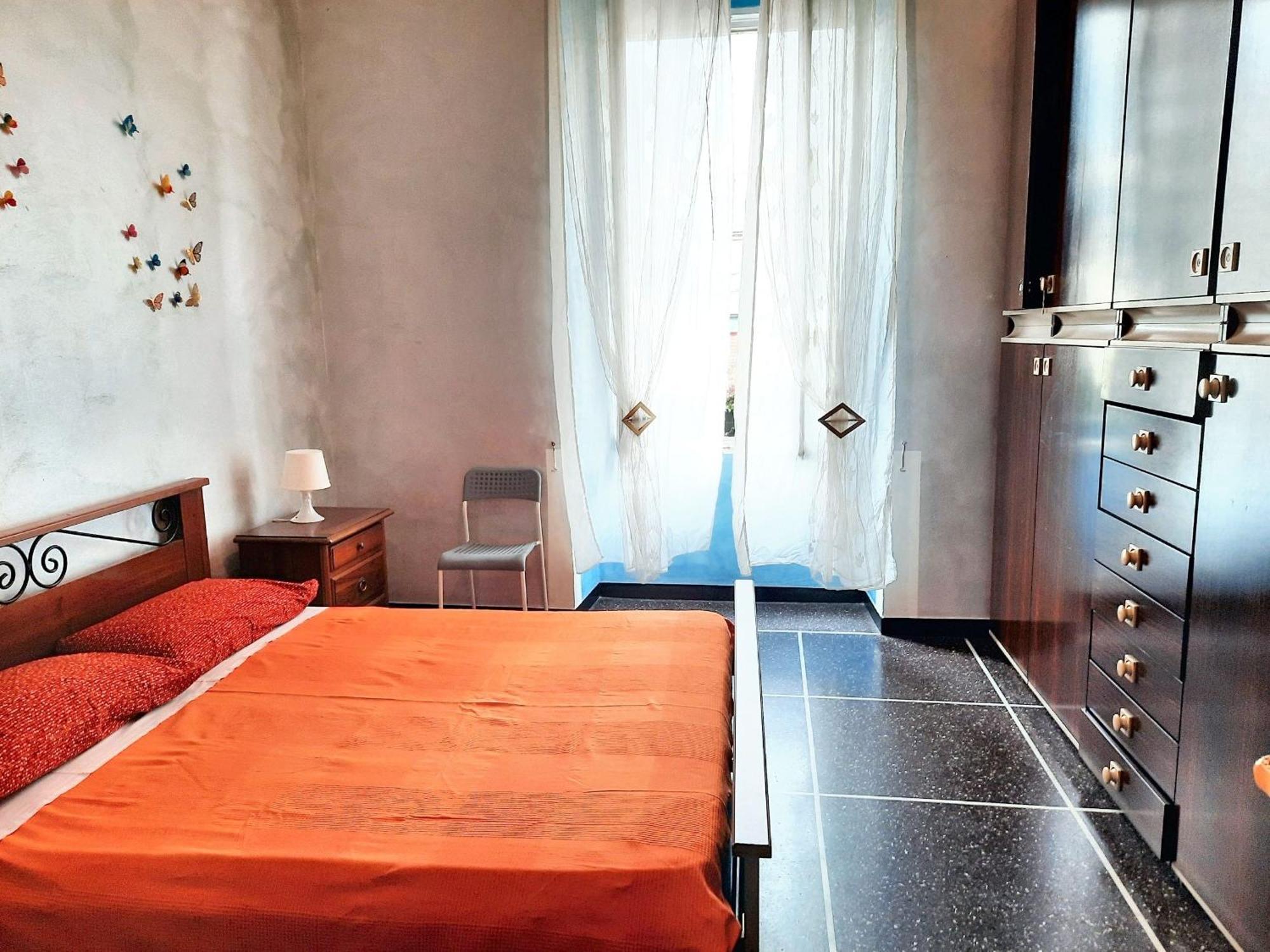 Charming In With Private Parking, 70 Sqm Apartment Genua