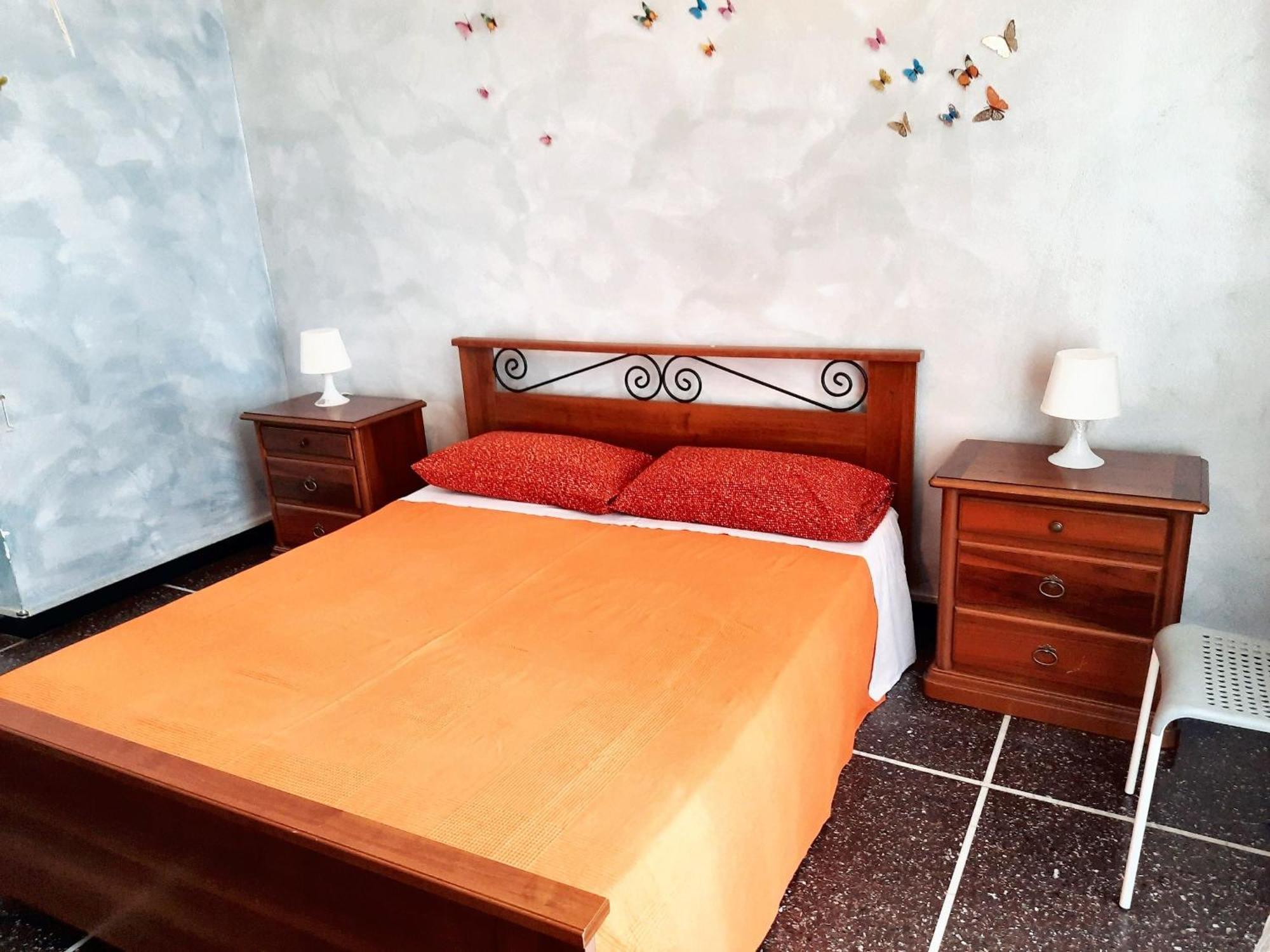 Charming In With Private Parking, 70 Sqm * Genua