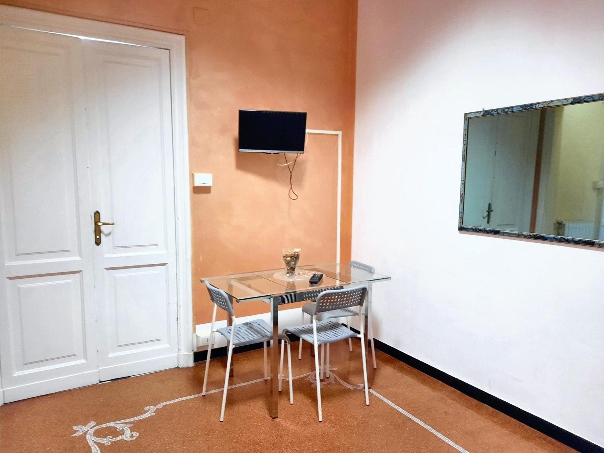 Apartment Charming In With Private Parking, 70 Sqm Genua