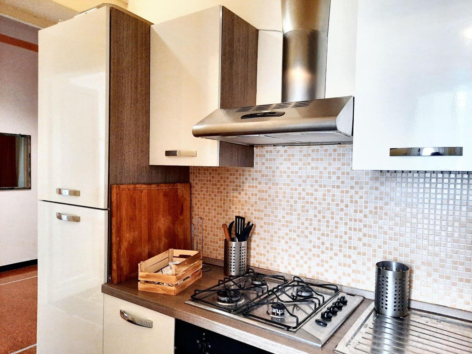 Charming In With Private Parking, 70 Sqm Apartment Genua